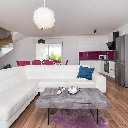 Nika By Interhome Nyaraló