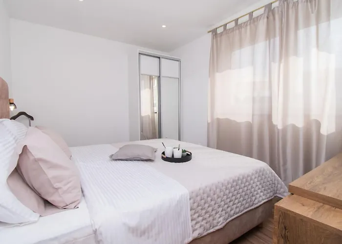 Semesterbostad Nika By Interhome