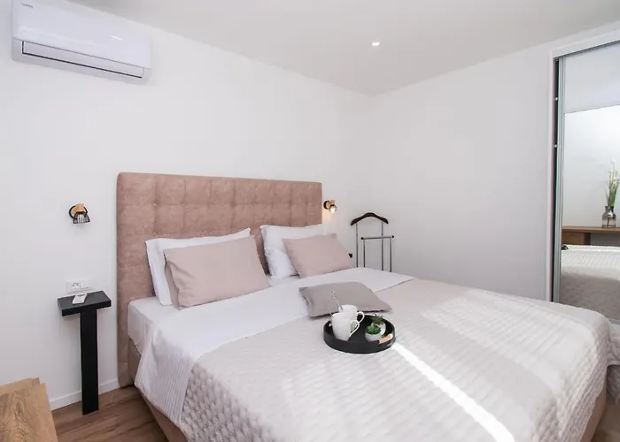 Semesterbostad Nika By Interhome